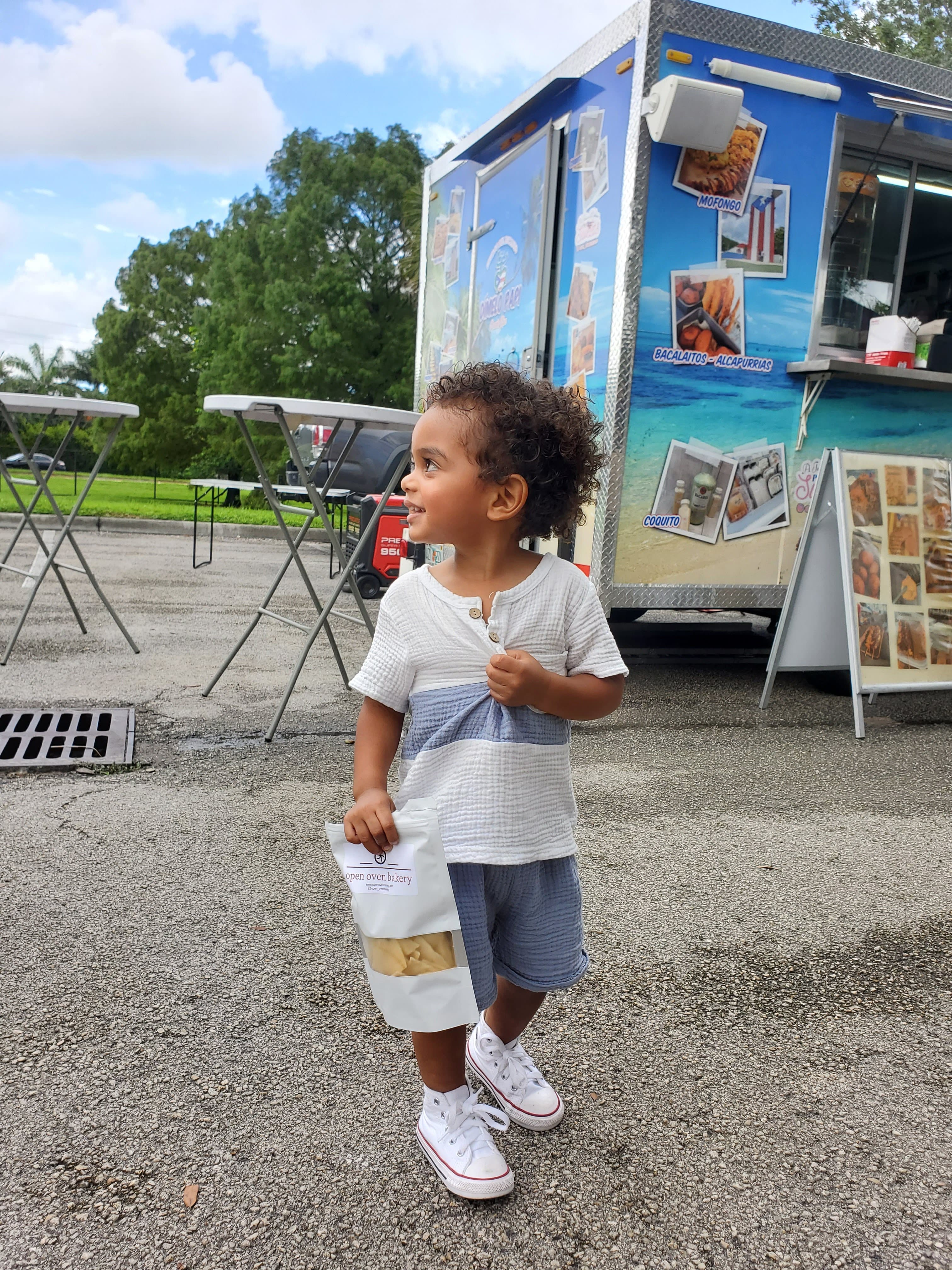 Open Oven Bakery at the farmers market